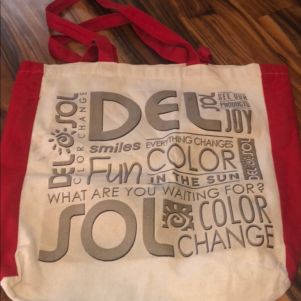 Del sol bag changes colors